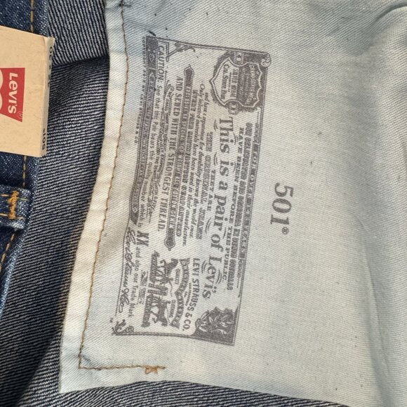 Levi 501 Jeans New Mens Original Straight Leg Button Fly NWT W42 L30 Dark Wash - Picture 7 of 12